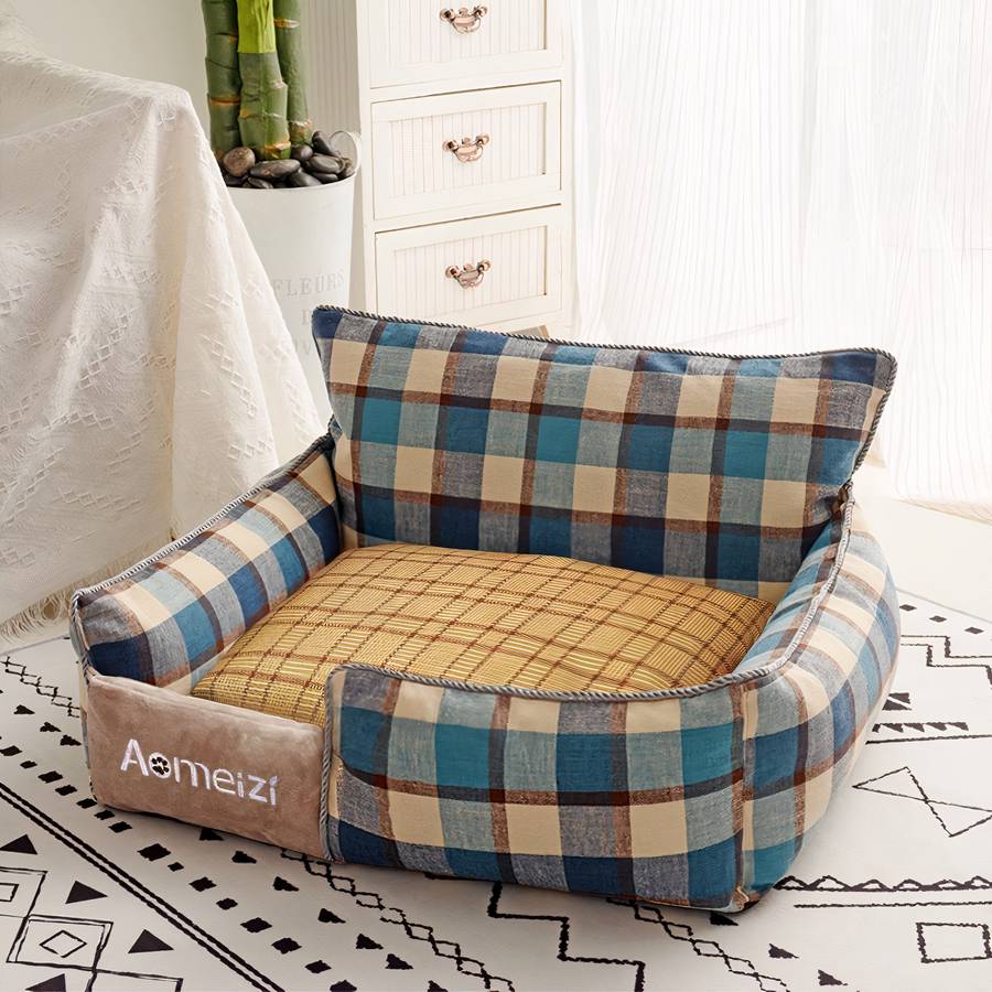 Soft Plush Plaid Dog Sofa Bed Comfortable Pet Couch with Cozy Cushion