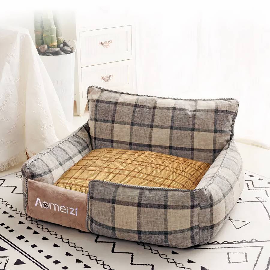 Soft Plush Plaid Dog Sofa Bed Comfortable Pet Couch with Cozy Cushion